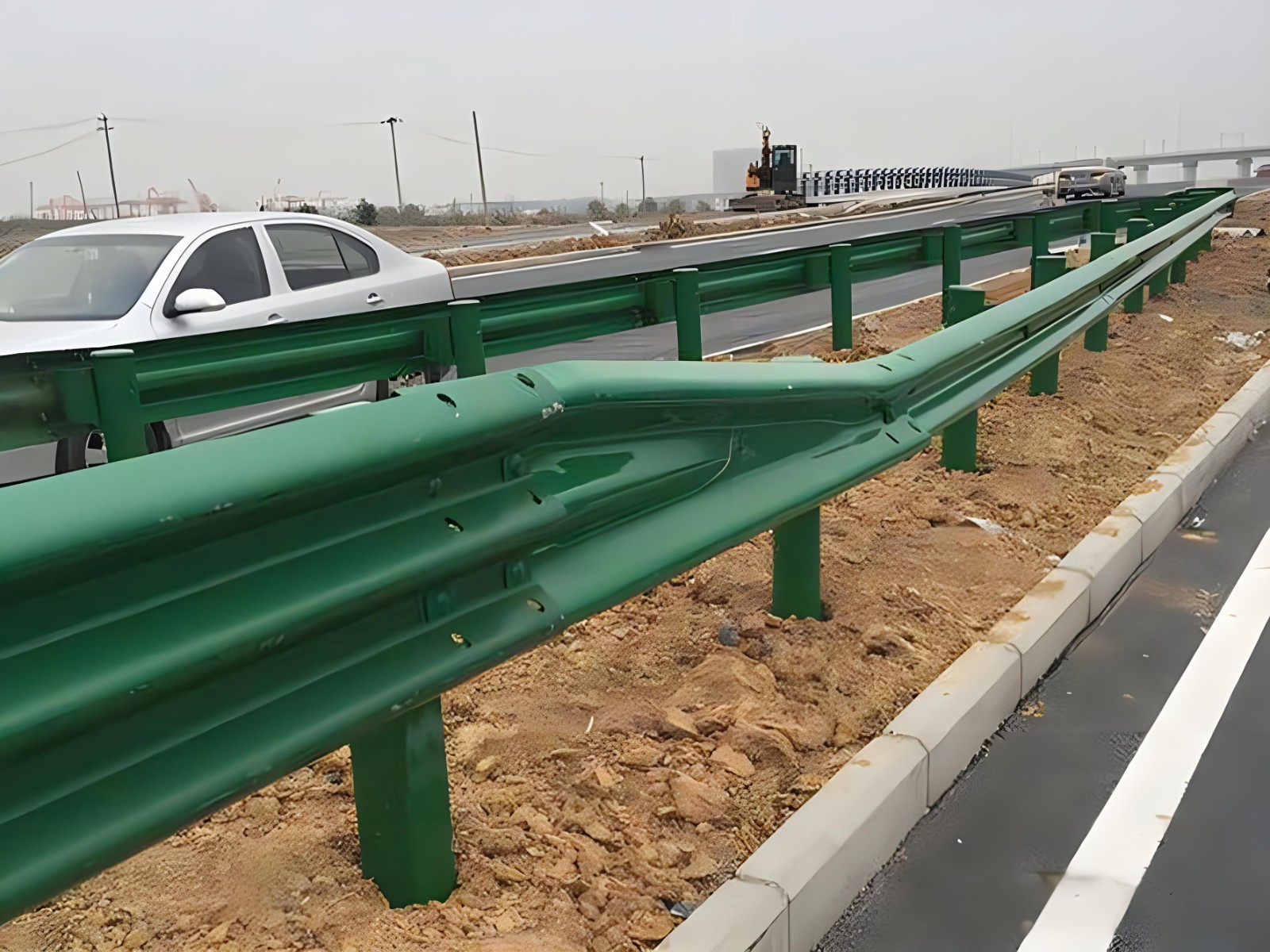 阜阳高速波形护栏板日常维护方案确保道路安全新举措
