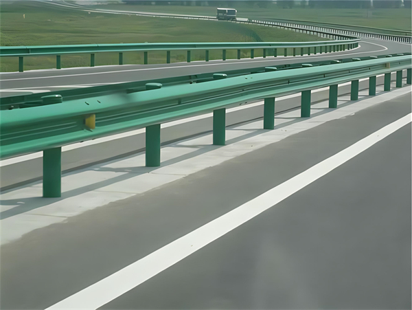 阜阳高速护栏板守护安全广泛应用于多个行业